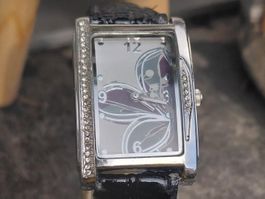 elegante Damenarmbanduhr 32mm neue batterie lauft gut