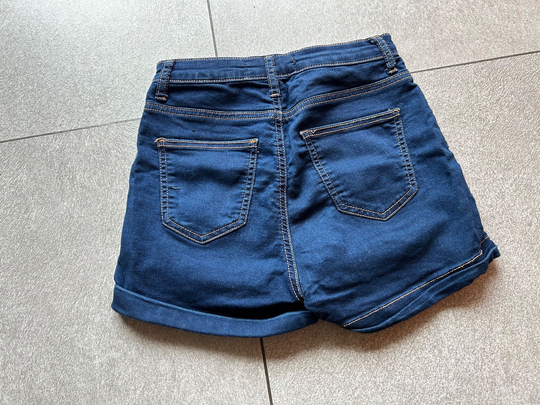 Tally Weijl Pantaloni: Short  Tally Weijl gr. 36 – Usato da Arbedo venduto da nadia1973 1