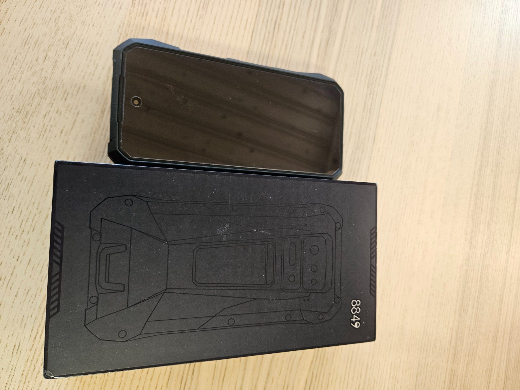 Telefoni cellulari / Smartphones: Tank X smartphone – Nuovo (secondo la descrizione) da Unterschächen venduto da chi_cg6k