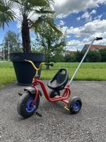 Rotes Dreirad mit Schiebestange für Kinder, Sommer-Spass!