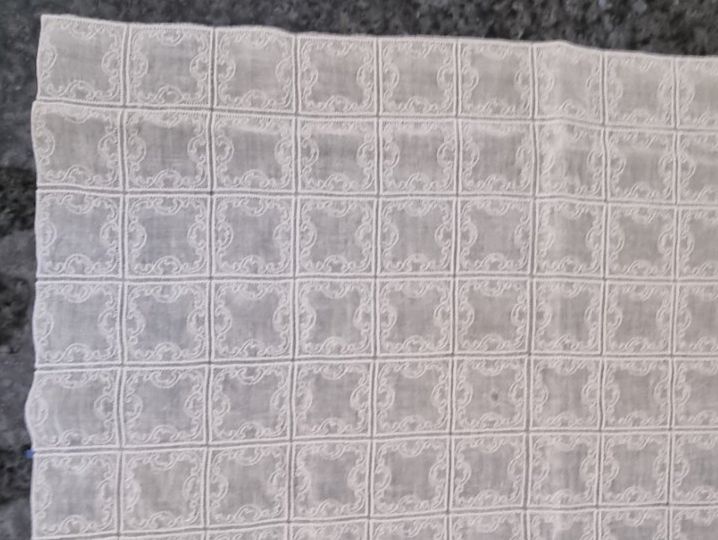 Sonstige Tischwäsche: Tischdecke, Mitteldecke bestickt – Gebraucht aus Geroldswil von Agapanthus22 2