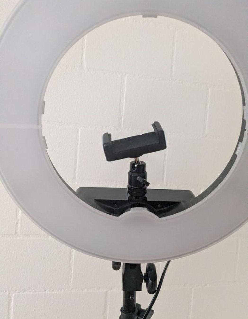 Lampen: Neewer Ringlicht mit Stativ - Top Zustand! – Gebraucht aus Rietheim von vla_y88j 1