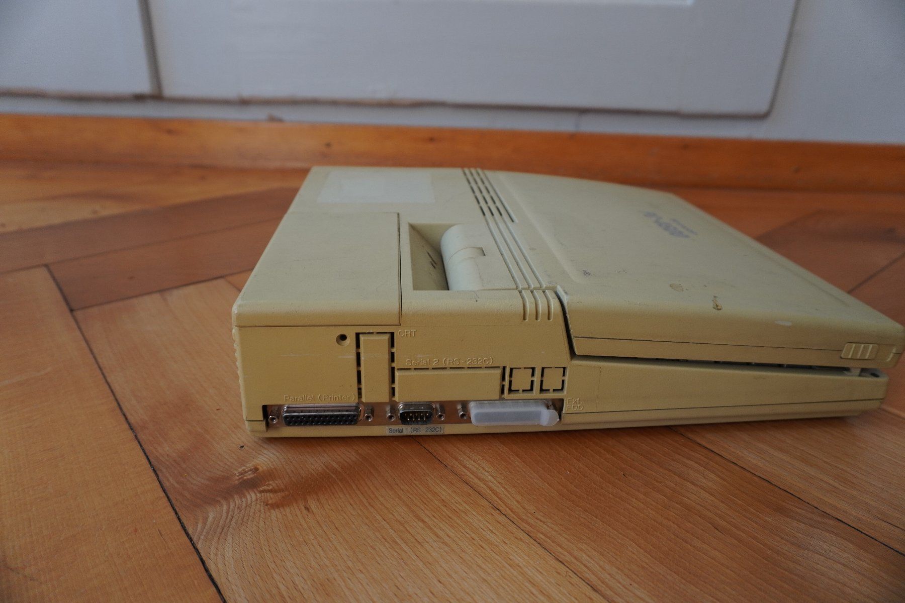 Sharp Notebook: Vintage Laptop SHARP PC-4600 - Defekt – Difettoso da Thunstetten venduto da blob87 4