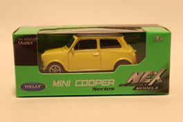 Mini Cooper 1300, gelb mit schwarzem Dach