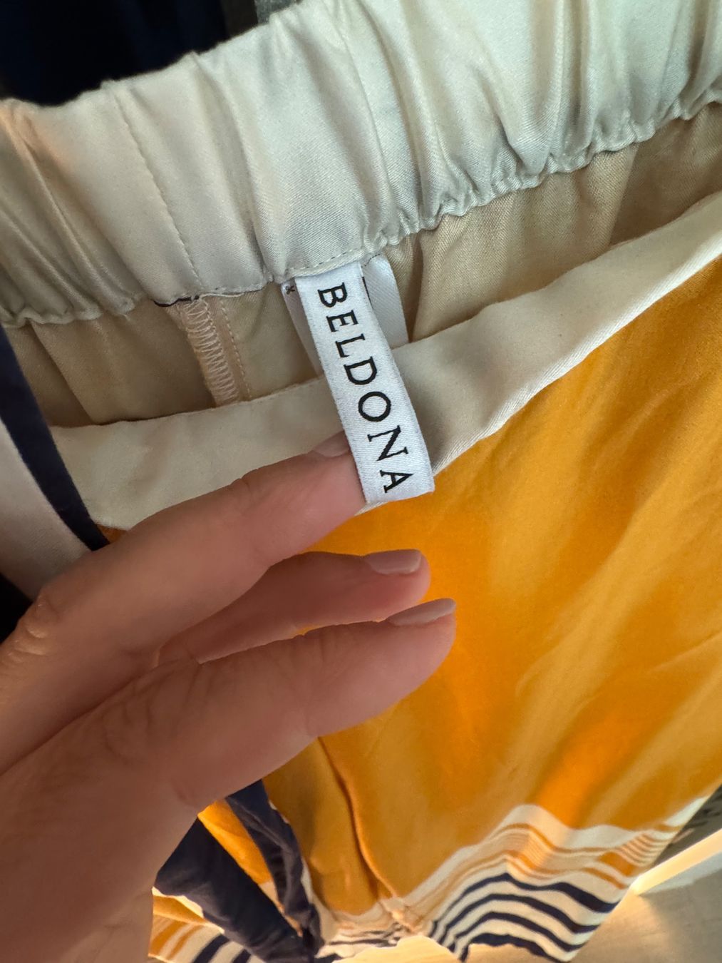 Beldona Pantaloni: Beldona Sommerhose – Usato da Kilchberg ZH venduto da dongxi 3