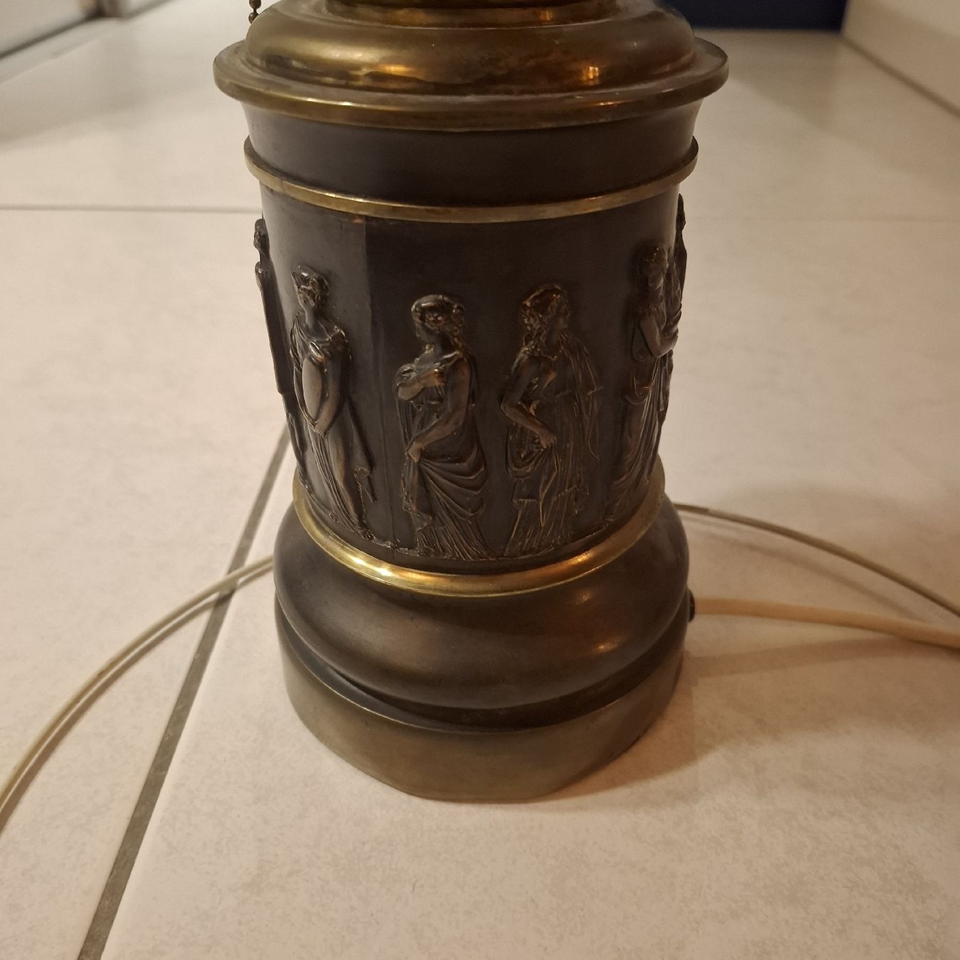 Lampade: Antiker Bronze Lampenständer – Difettoso da Nürensdorf venduto da DANG3REUX 5