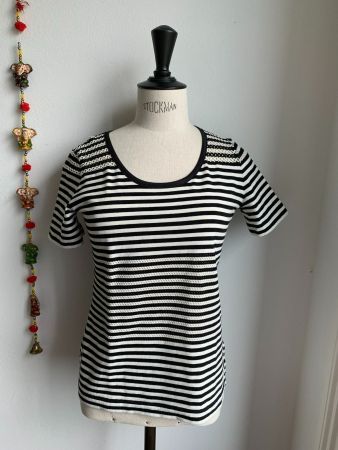 AKRIS punto: Edles schwarz/weiss gestreiftes Top, 36, NP 390