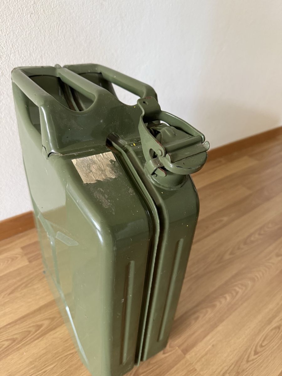 Schweizer Armee Benzinkanister: Bezinkanister – Gebraucht aus Grenchen von Bastet007 4