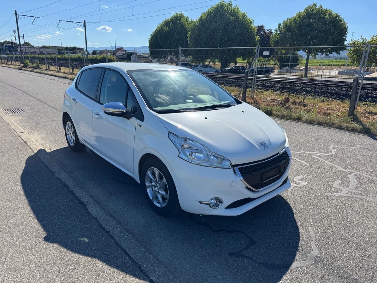 Peugeot Automobili: Peugeot 208 – Usato da lully venduto da sof_l8yw 1