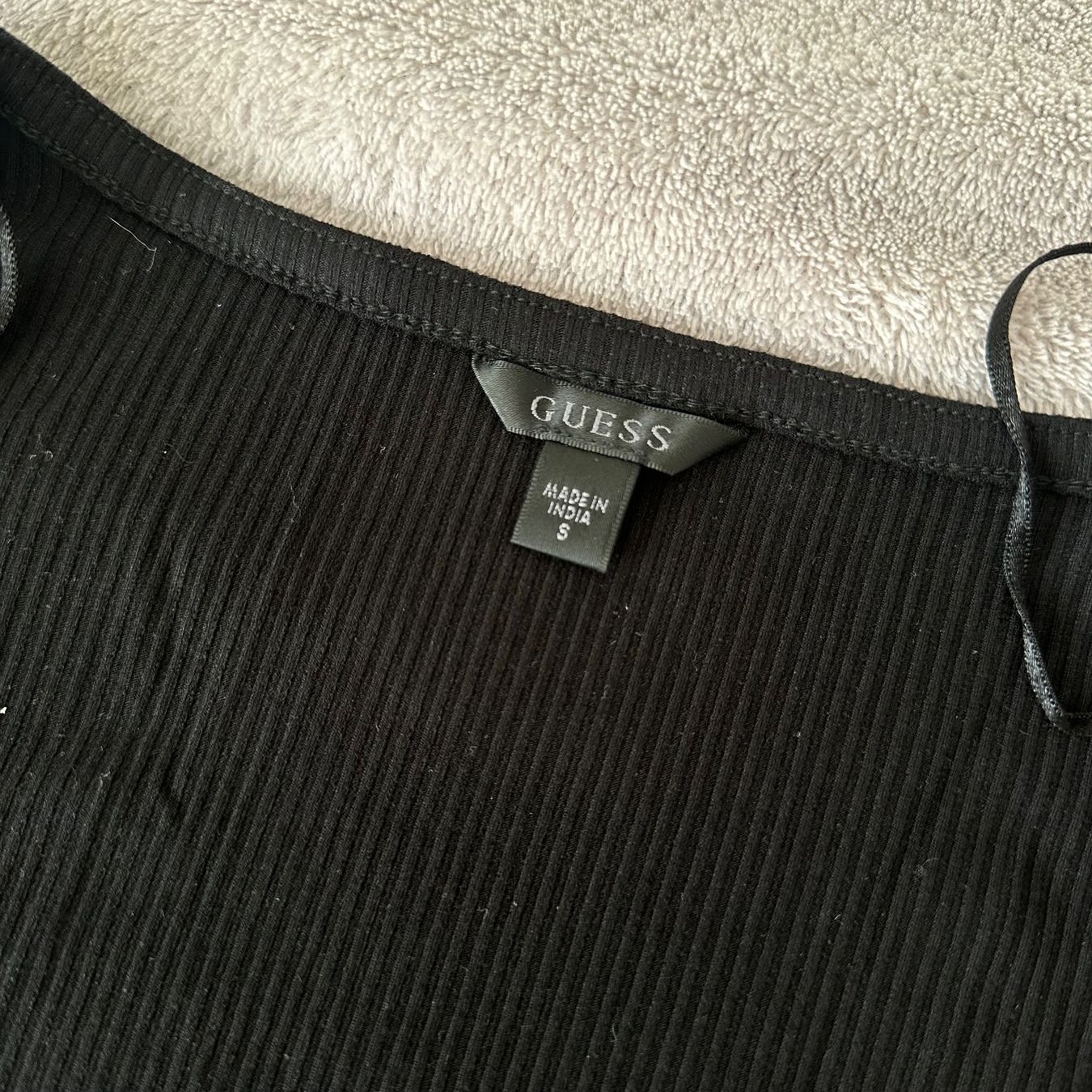 Guess Top: GUESS Henley Sparkle Oberteil Pull mit Strass – Nuovo (secondo la descrizione) da Givisiez venduto da dor_xb9k 4