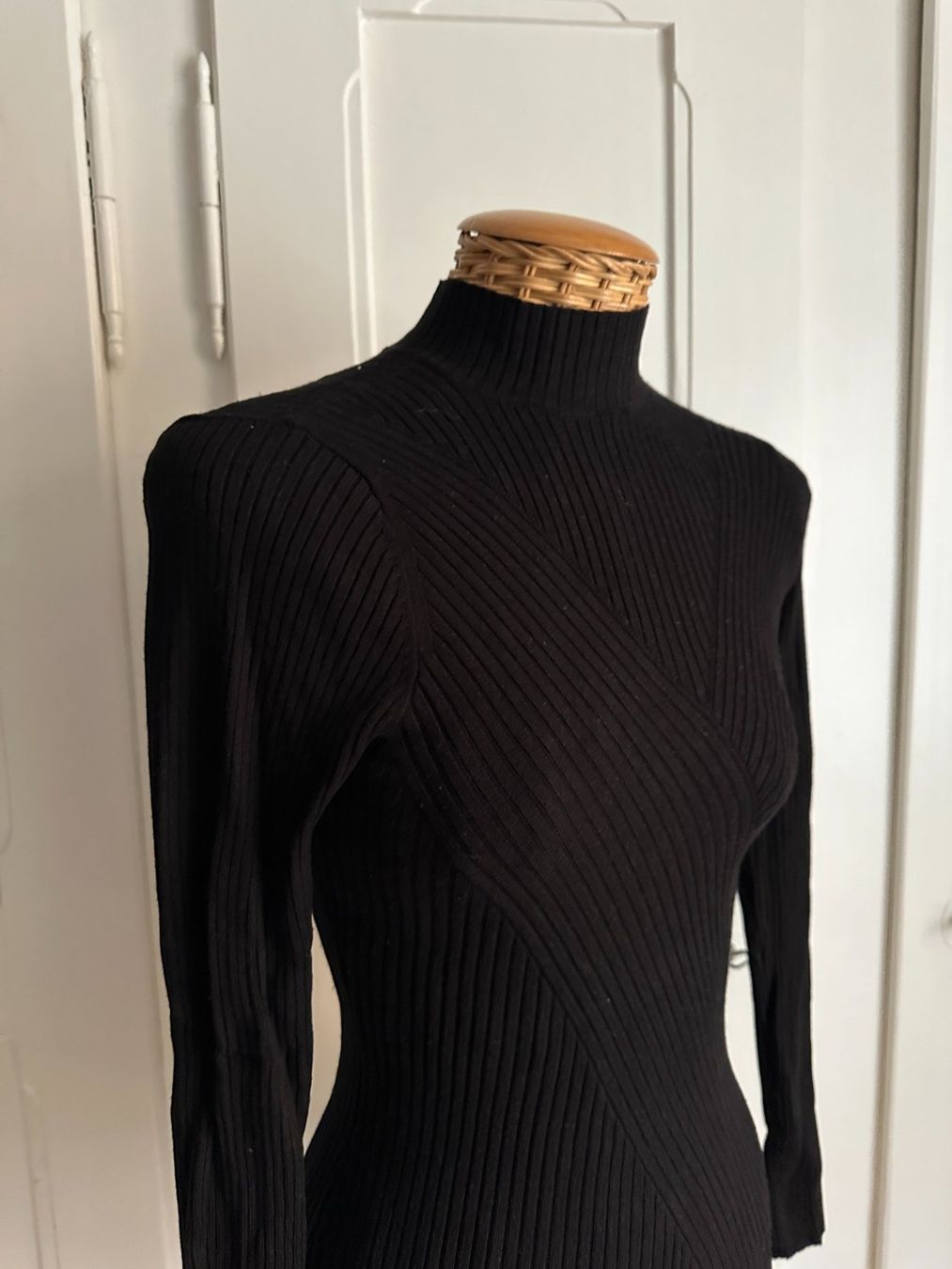 H&M Pulls & Sweat-shirts: Feinstrick Pullover schwarz XS – D'occasion à Zürich par Diazaio 1