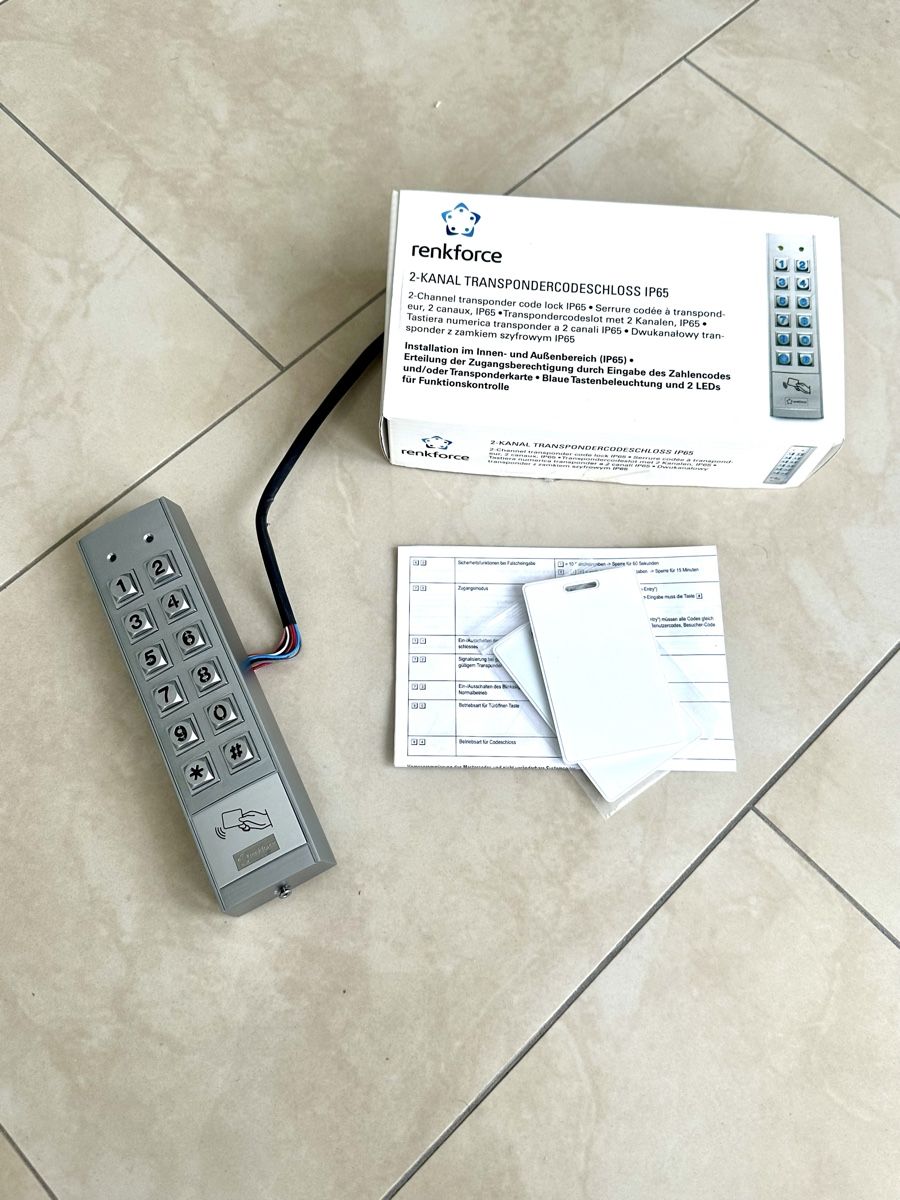 Schlösser: Renkforce Transponder-Codeschloss 2-Kanal IP65 – Gebraucht aus Emmenbrücke von Appophis