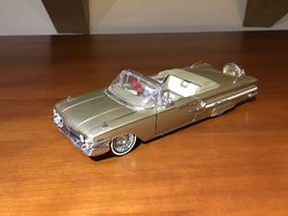 1960 Chevrolet Impala Convertible - Jada Toya