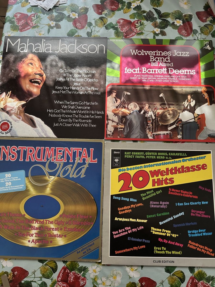 Dischi in vinile: Schallplatten Sammlung mit diversen Genres – Usato da Bettingen venduto da Seenz 7