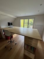 Bürostehtisch Massivholz sehr hochwertige Schreinerqualtität
