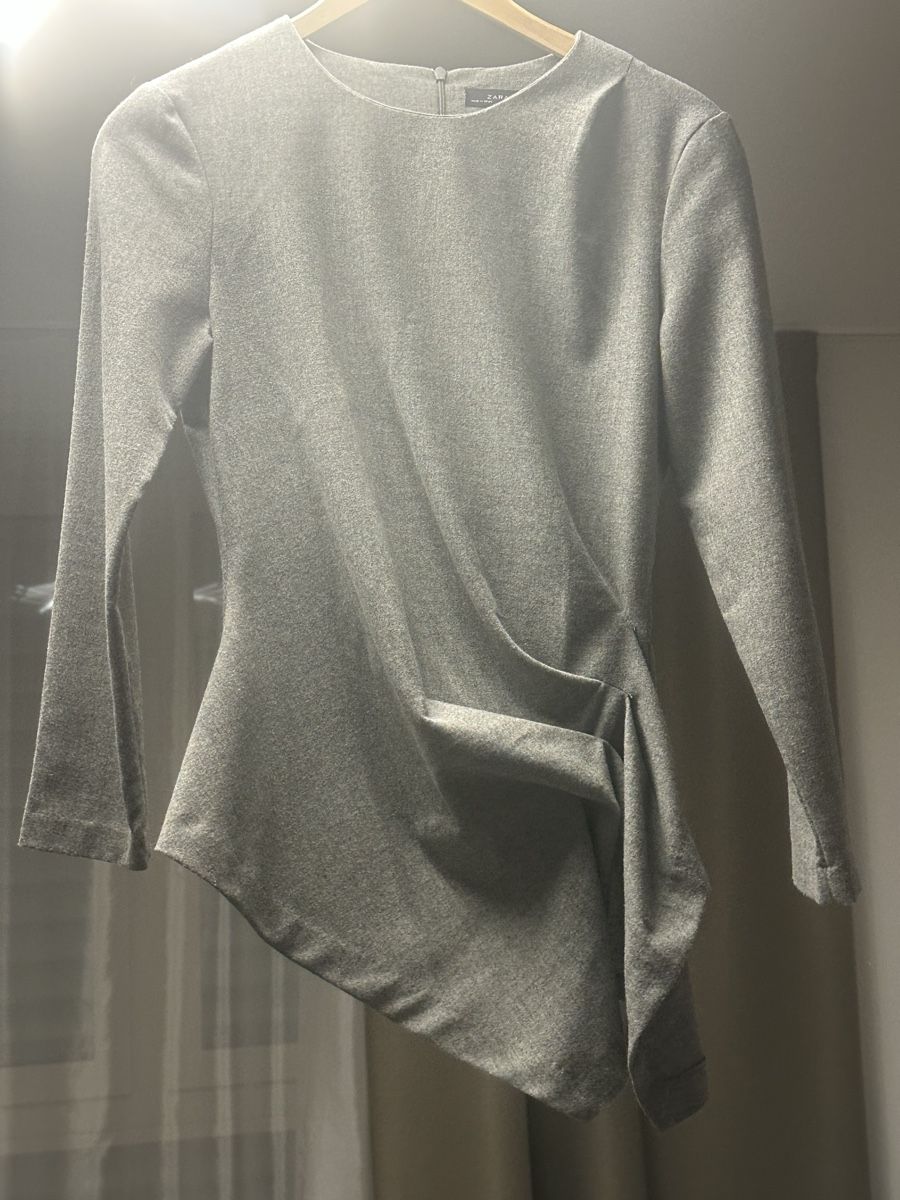 Zara Top: Zara Wool Asymmetric Draped Top size S – Nuovo (secondo la descrizione) da Zürich venduto da NYDDYN 1