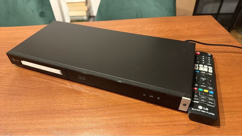 VERSCHENKE: LG Blu-Ray 3D Disc Player mit Fernbedienung (Gebraucht) in ...