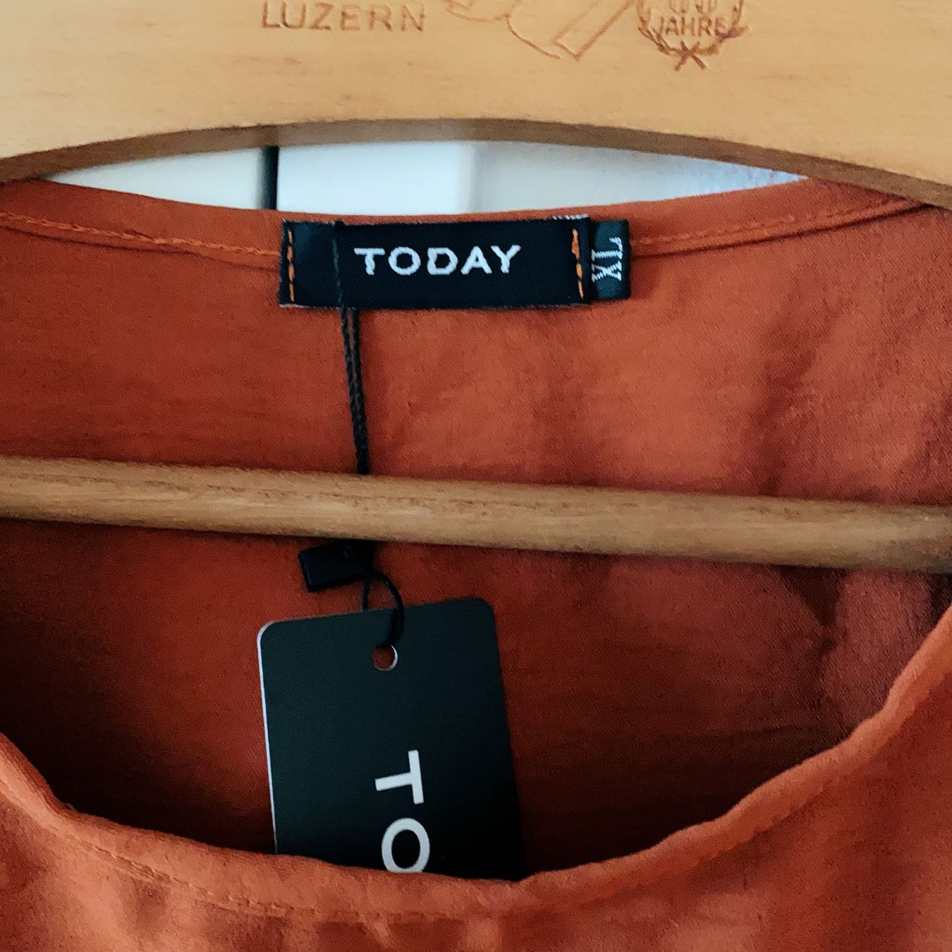 Weekday Tops: Today Shirt elma – Neu und originalverpackt aus Luzern von Sommer_26 1