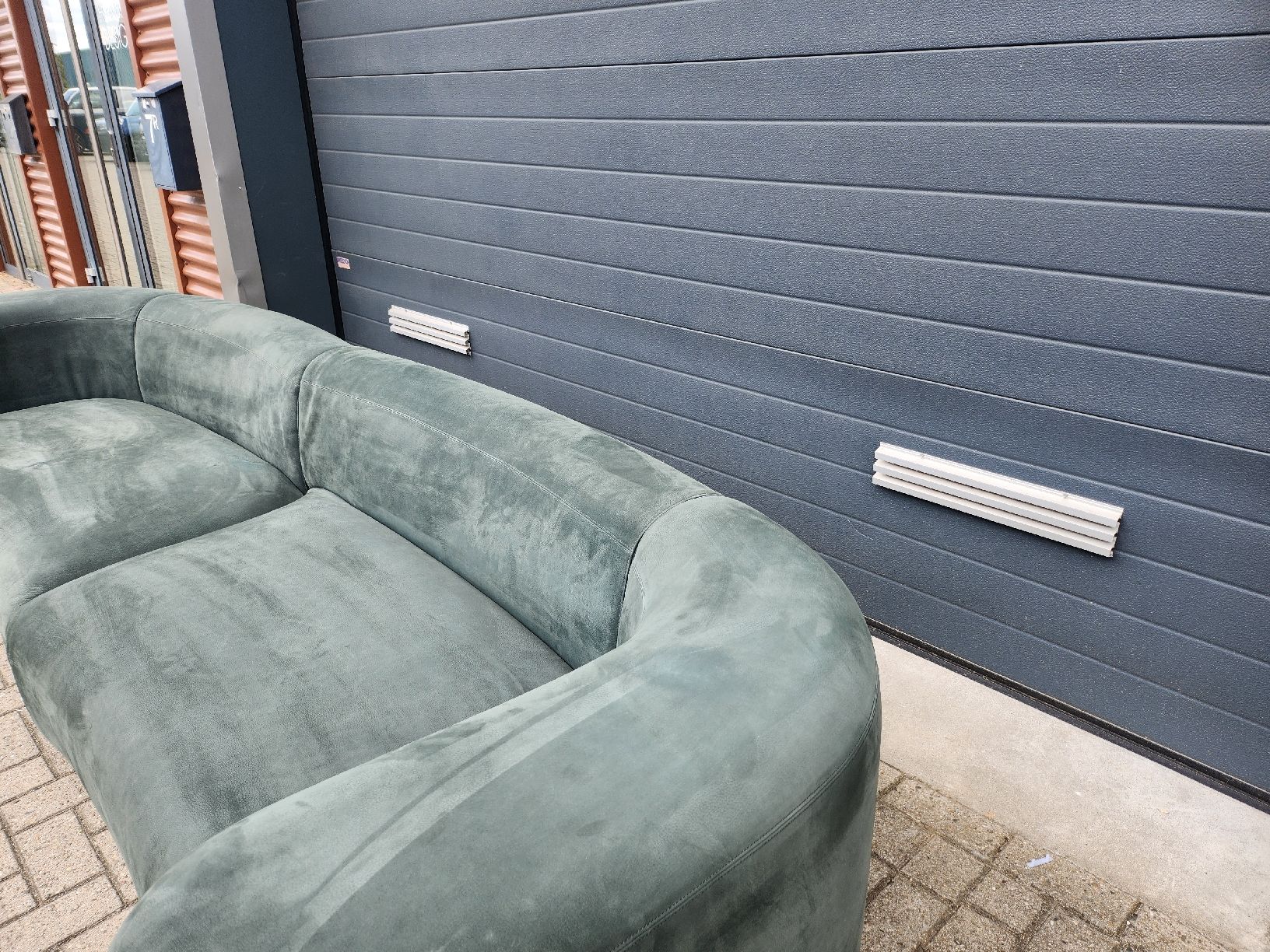 Baxter Divani: Baxter - Clara sofa by Christophe Delcourt  – Usato da Gelderland venduto da HermsenDesign 3