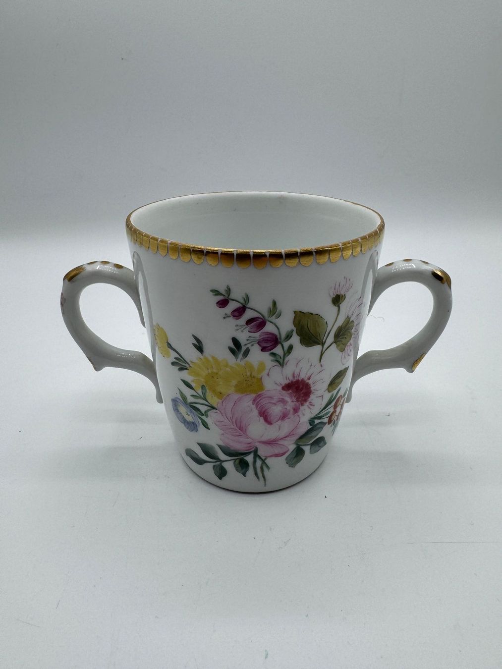 Tasses: Tasse mit Blumenmuster Goldrand – D'occasion à Sachseln par BONATI01