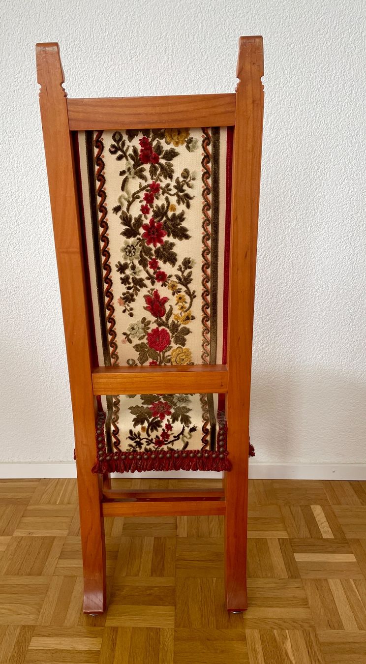 Chaises: Holzstuhl, gepolstert – D'occasion à Gümligen par soleil149 2