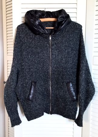 Strickjacke mit Kapuze, Gr. M, 15%Wolle 25%Baumwolle