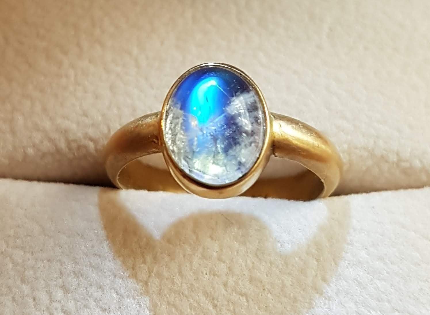 Ringe: 18K Goldring mit Regenbogen-Mondstein Blau – Neu und originalverpackt aus zuerich von Jewlsdesign 1