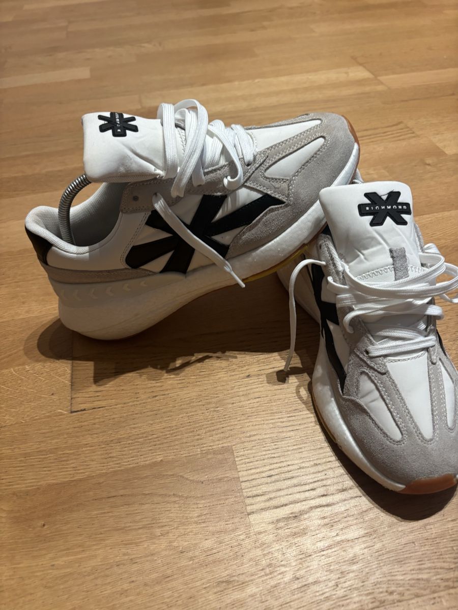 Scarpe da uomo: John Richmond Shoes  – Usato da Zürich venduto da Miro28M 1