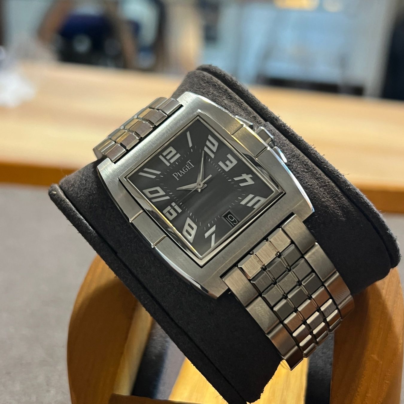 Piaget Montres: FLASH SALE Piaget Upstream Automatic Date Gray Dial 27050 – D'occasion à Carouge GE par Watchaser 7