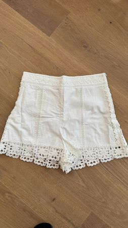 Zara Shorts weiss Gr. L - Sommer Shorts mit Spitze