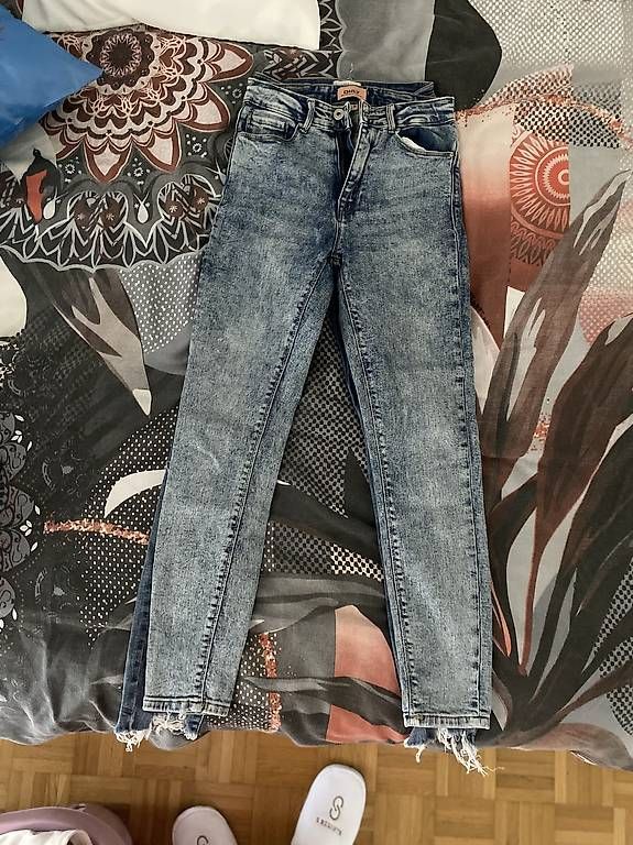 Jeans: Jeans ragazza 32/34 – Usato da Breganzona venduto da eva_b2fp 1