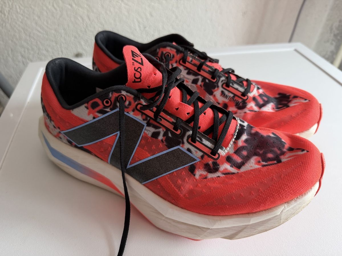 Chaussures hommes: New balance Supercomp elite V4  – D'occasion à Näfels par ernielove