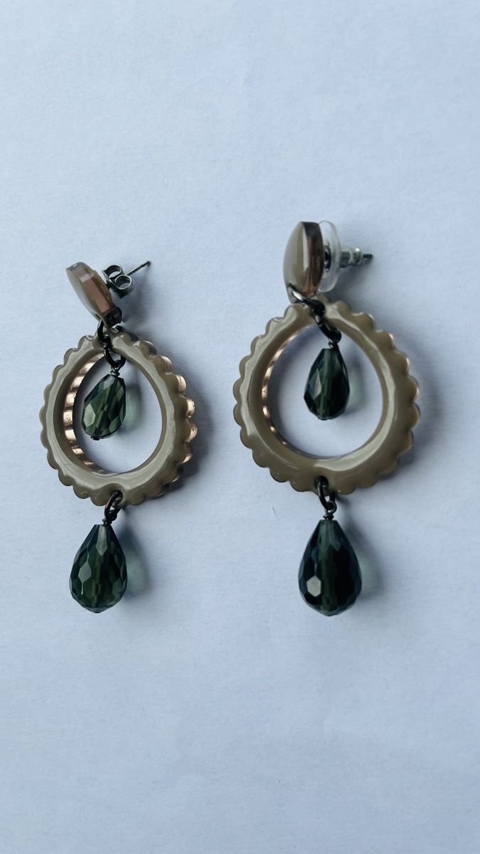 Orecchini pendenti & Orecchini a lobo: Boucles d'oreilles pendantes beige et vert – Nuovo (secondo la descrizione) da Lausanne venduto da Global.P 1