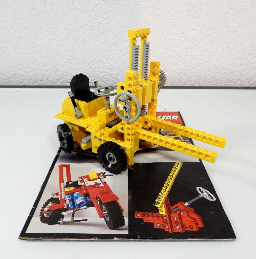 Lego Kit di costruzioni: LEGO TECHNIC 850 HUBSTAPPLER MIT IDEENBUCH MIT BAUPLAN – Usato da Turbenthal venduto da Ddanuh 6