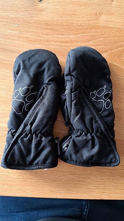 Guanti: Winterhandschuh Kinder Gr. 116 Wolfskin – Usato da Udligenswil venduto da pablo_picante