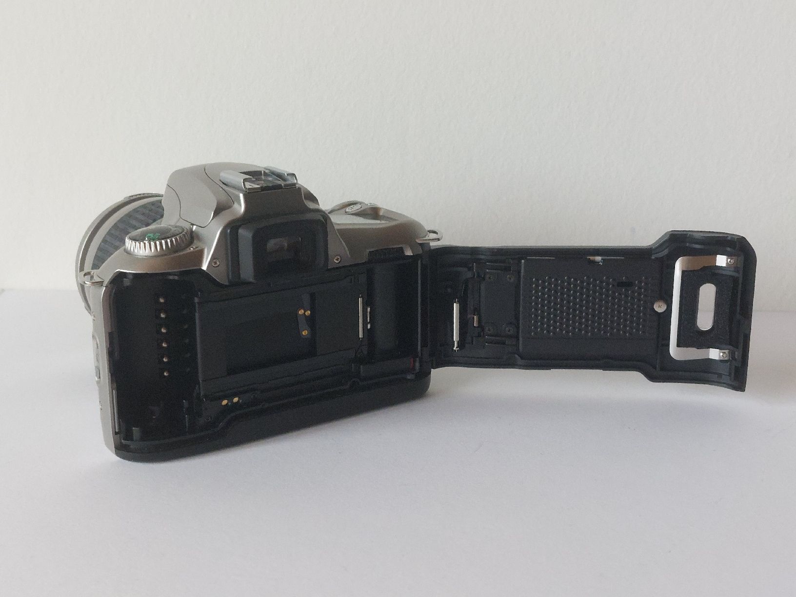 Nikon Fotocamera: Nikon F55 + 28-80mm – Usato da Schmitten FR venduto da losim1 2