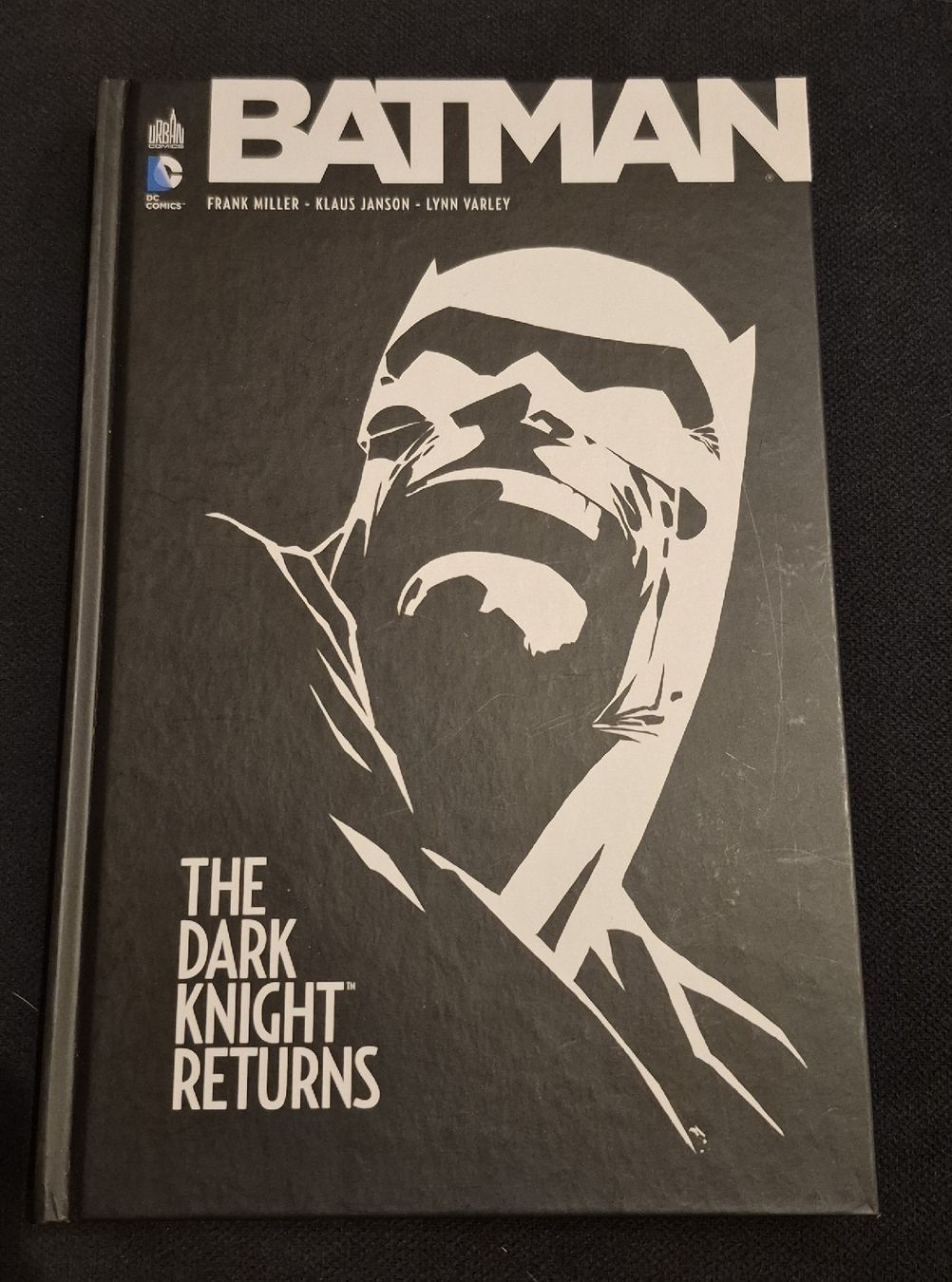 Fumetti: BATMAN THE DARK KNIGHT RETURNS COMICS DC ESSENTIELS FRANÇAIS – Usato da Grand-Lancy venduto da luc111