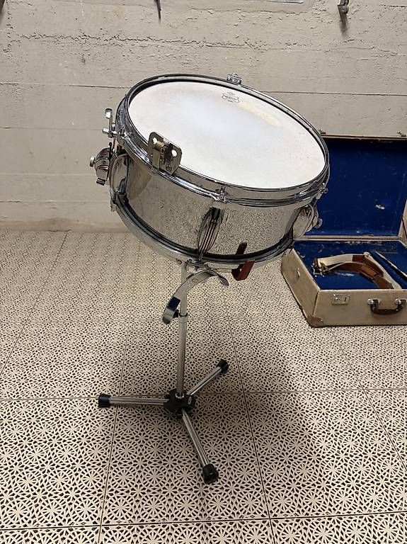 Strumenti musicali: Marschsnare mit Ständer – Usato da Zürich venduto da SuperSeven2.0