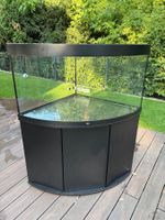 Grand Aquarium d'angle Juwel noir 350 l.