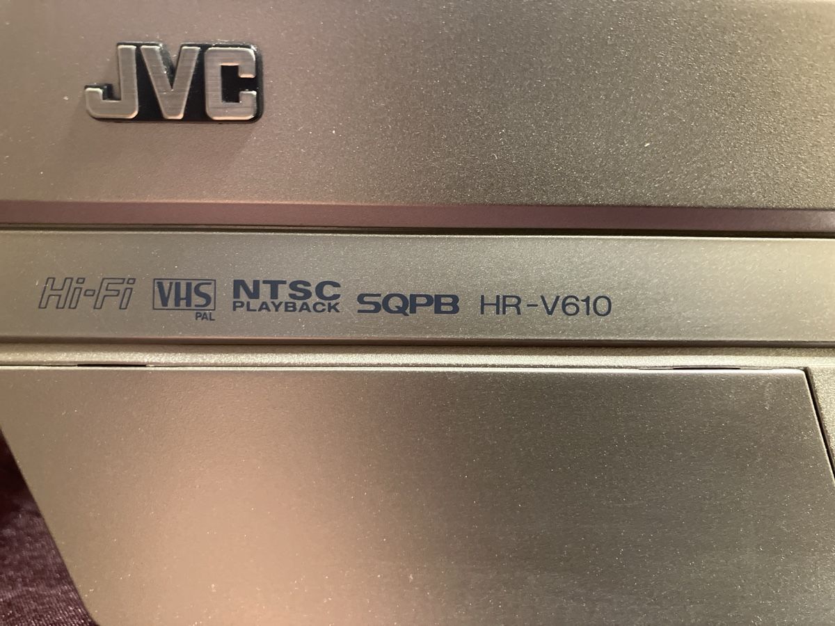 JVC Registratori: JVC VHS RECORDER HR-B 610 – Usato da Erlenbach im Simmental! venduto da Simmentaler-Perlen 2