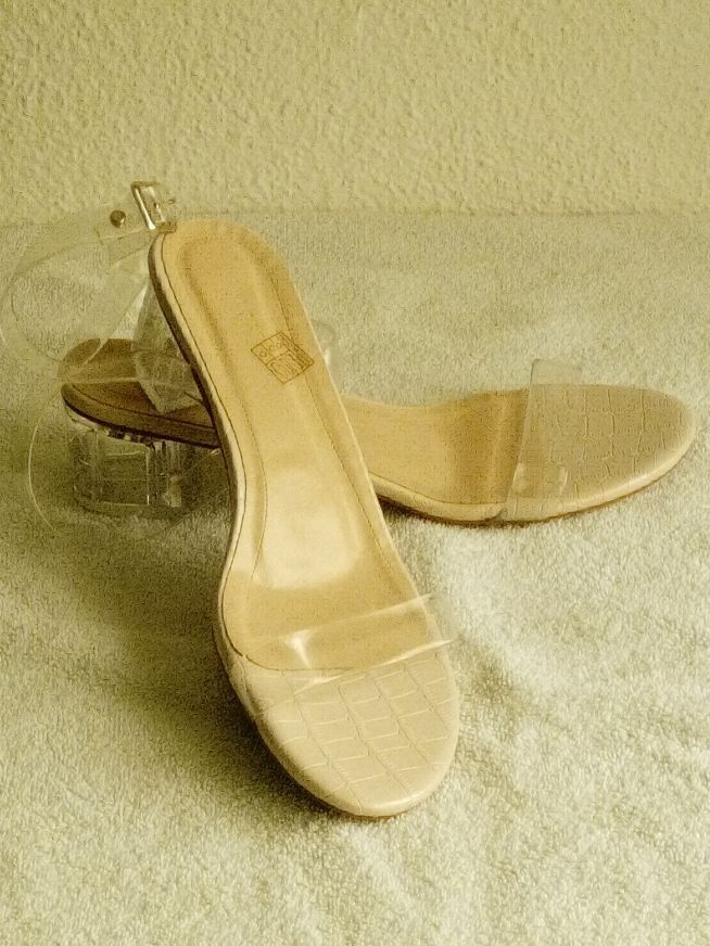 Damenschuhe: Elegante Sandalette mit Blockabsatz – Neu und originalverpackt aus Zürich von Mitzi6