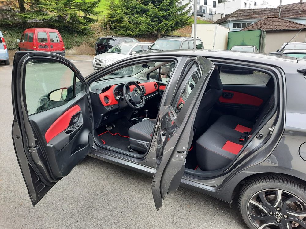 Toyota Automobili: Toyota Yaris 1.33 mit erst 28100 Kilometer – Usato da Gossau SG venduto da Kalaluma 7