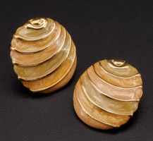 Vinatge Ohrclips; goldfarben; apricot/grün