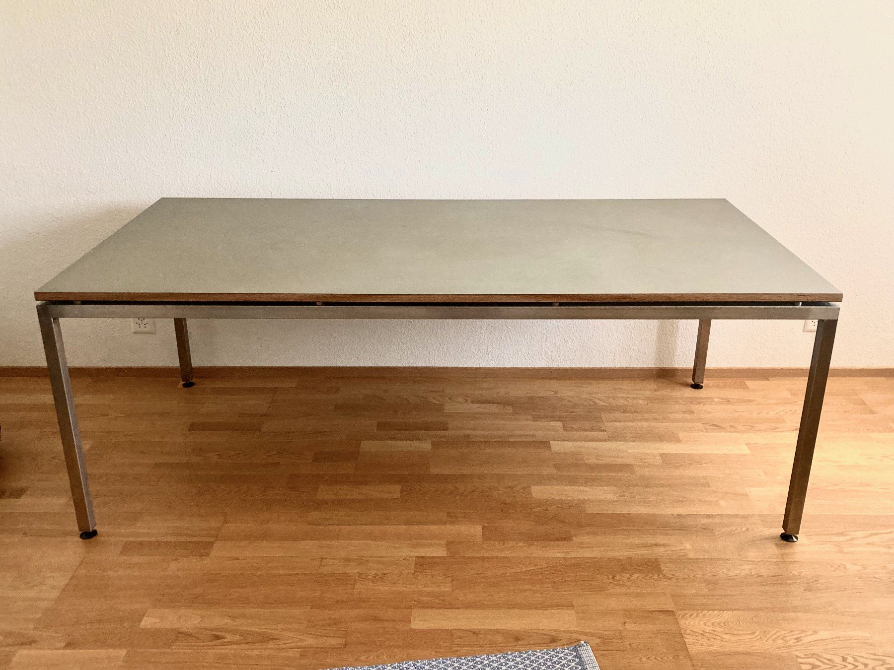Schreibtische: Bürotisch – Gebraucht aus Krinau von rekomat