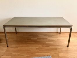 Bürotisch