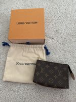 Louis Vuitton toiletry Pouch 15