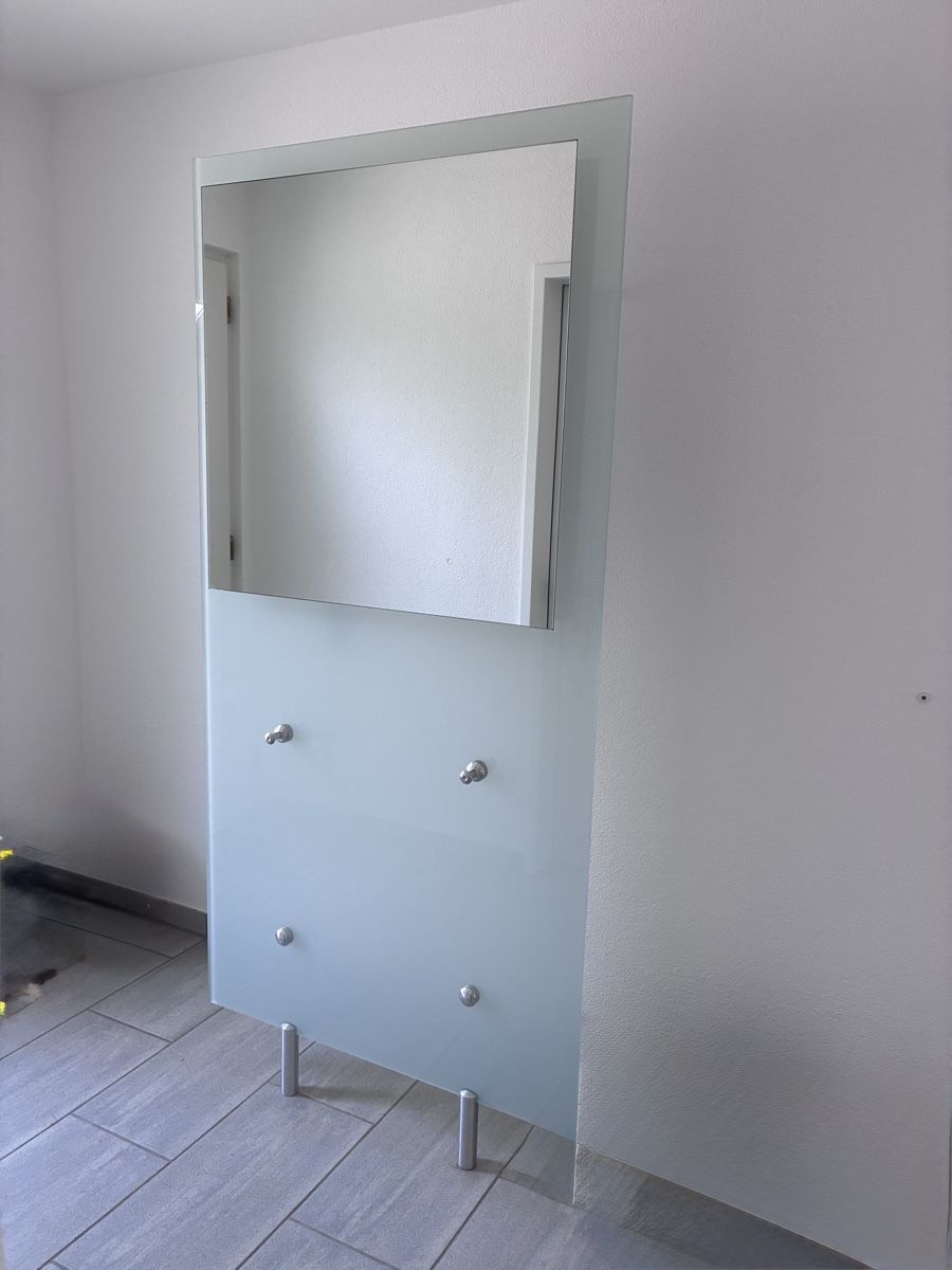 Garderobe: Designer Garderobe vermutlich D-TEC Pacific – Gebraucht aus Männedorf von Julilah 1