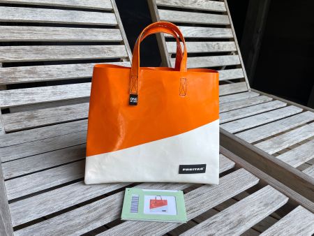 FREITAG F704 CAKE BAG F-EDERATION orange-weisse Tasche