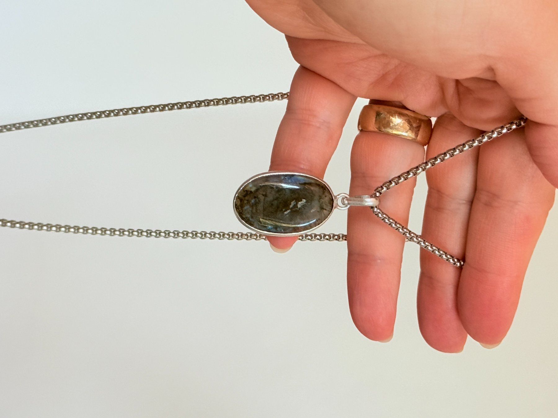 Ketten: Pendentif Labradorite avec chaîne neuf – Neu und originalverpackt aus Genève von AGBERG 8