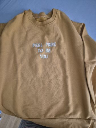 Pullover gelb mit Aufdruck Grösse S guter Zustand
